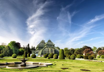 Wien, Schönbrunn Garten, Shutterstock