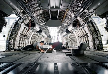 SRT_inside_airplane