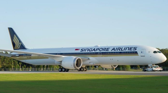 Weltweit Erste Boeing 787 10 In Singapur Gelandet Travel