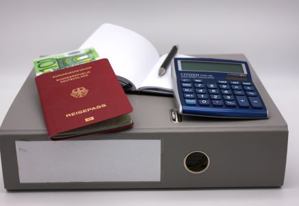 Geld, Orner, Pass, Taschenrechner, Kosten, Reisekosten