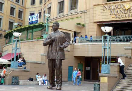 Johannesburg, Nelson Mandela Square