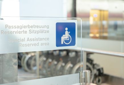 PRM-Service, Rollstuhl, eingeschränkte Mobilität, Flughafen Zürich